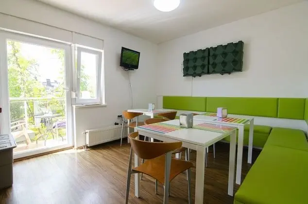 Tek Büyük veya İki Ayrı Yataklı Oda, Ortak Banyo