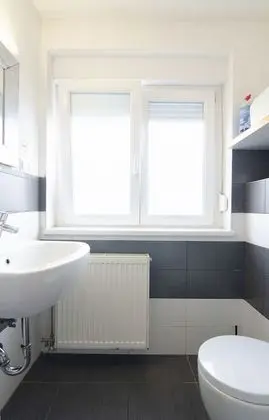 Tek Kişilik Oda, Ortak Banyo