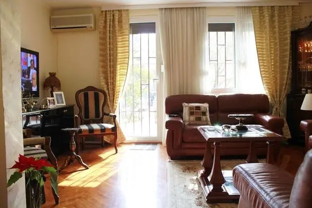 Apart Daire, 1 Çift Kişilik Yatak ve Çekyat