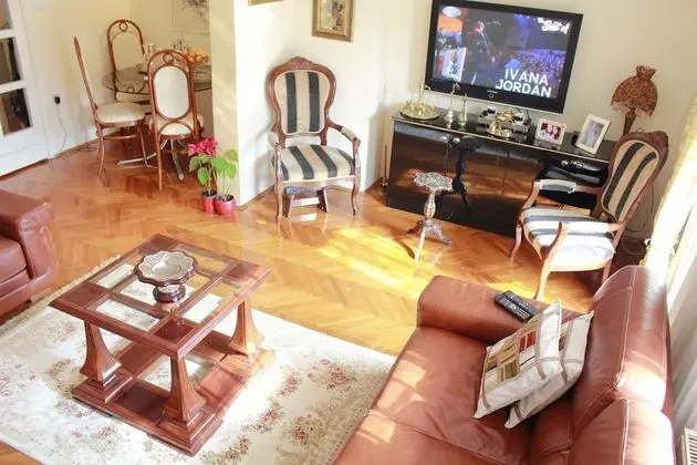 Apart Daire, 1 Çift Kişilik Yatak ve Çekyat