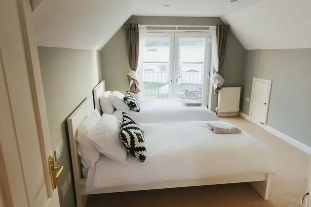Ev (4 Bedrooms)