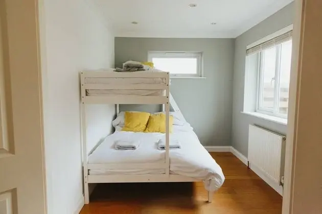 Ev (4 Bedrooms)