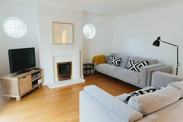 Ev (4 Bedrooms)