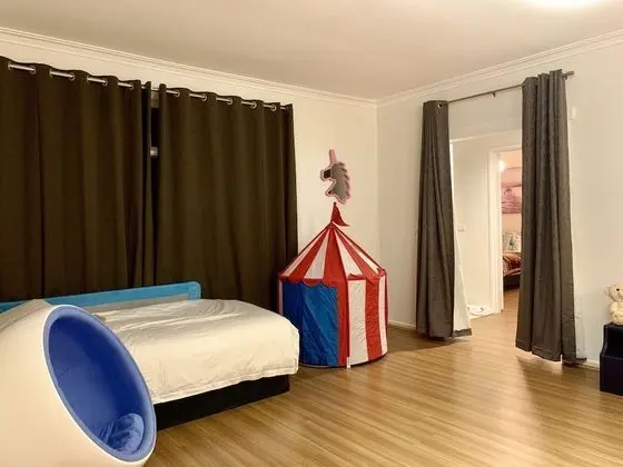 Family Ev, Birden Çok Yatak, Avlu Manzaralı
