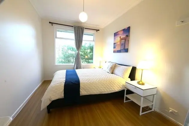 Family Ev, Birden Çok Yatak, Avlu Manzaralı