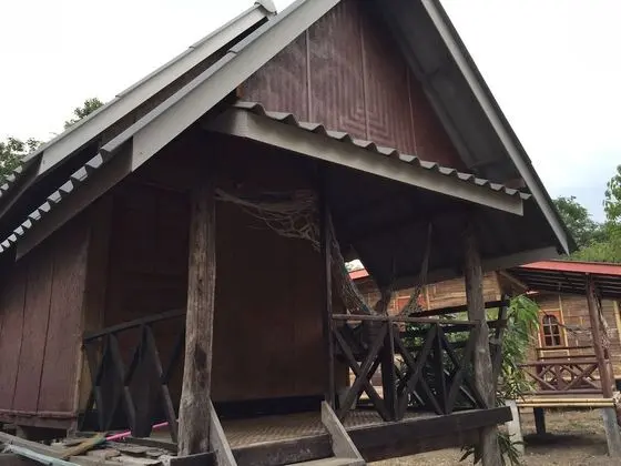 Family with Fan Room
