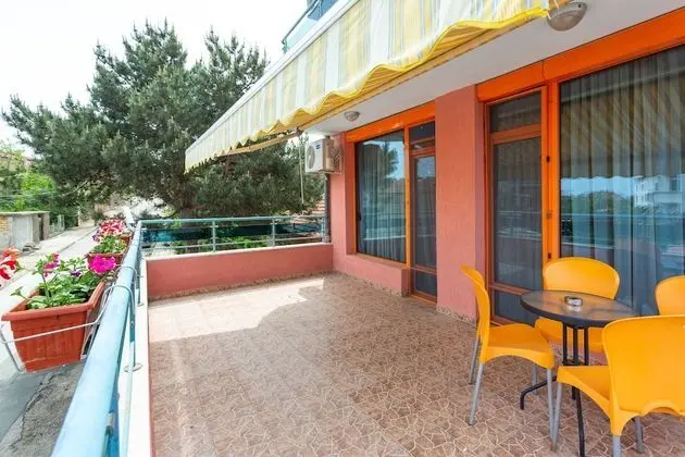 Family Oda, Balkon, Deniz Manzaralı