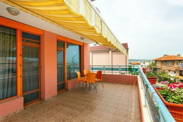 Family Oda, Balkon, Deniz Manzaralı