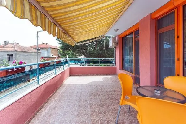 Family Oda, Balkon, Deniz Manzaralı