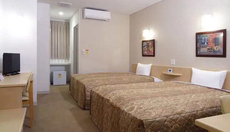 Standard Oda (with 2 150cm beds & light breakfast)