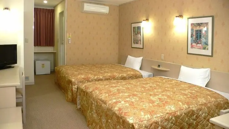 Standard Oda (with 2 150cm beds & light breakfast)
