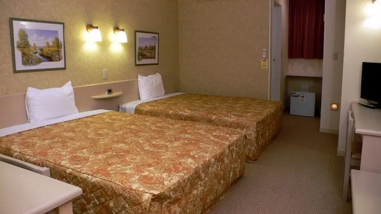 Standard Oda (with 2 150cm beds & light breakfast)