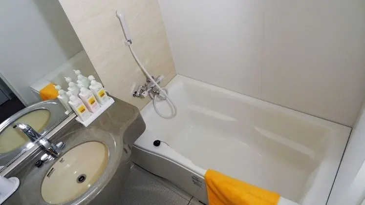 Standard Oda, 2 Büyük (Queen) Boy Yatak (with 2 150cm beds & light breakfast)