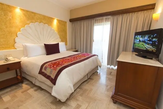One Bedroom Deluxe Suite