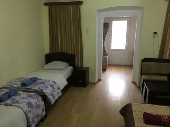Standard Apart Daire, Bahçe Manzaralı