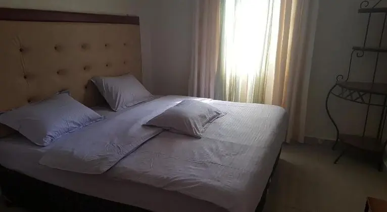 Tek Büyük Yataklı Oda, Göl Manzaralı