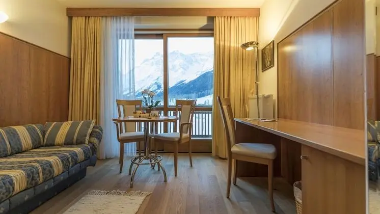 Standard Tek Büyük Yataklı Oda, 1 Büyük (Queen) Boy Yatak, Sigara İçilmez, Dağ Manzaralı