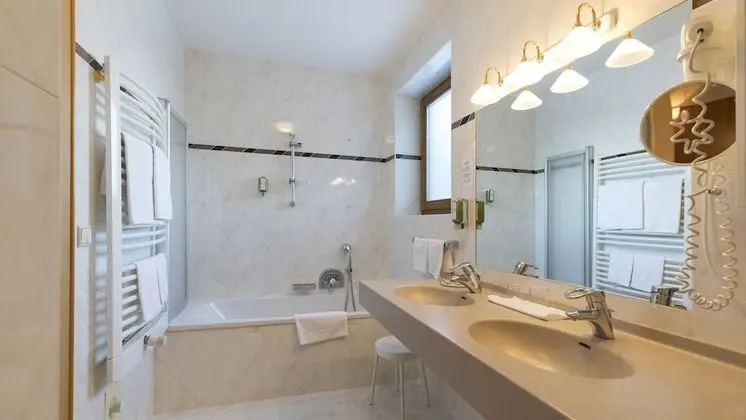 Standard Tek Büyük Yataklı Oda, 1 Büyük (Queen) Boy Yatak, Sigara İçilmez, Dağ Manzaralı