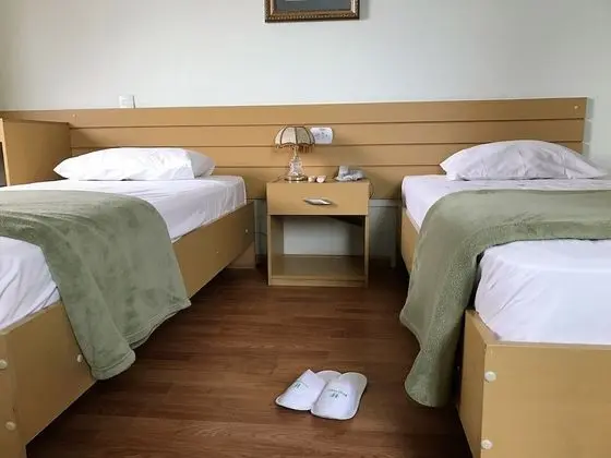Büyük Yataklı Tek Kişilik Oda