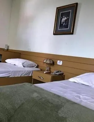 Büyük Yataklı Tek Kişilik Oda