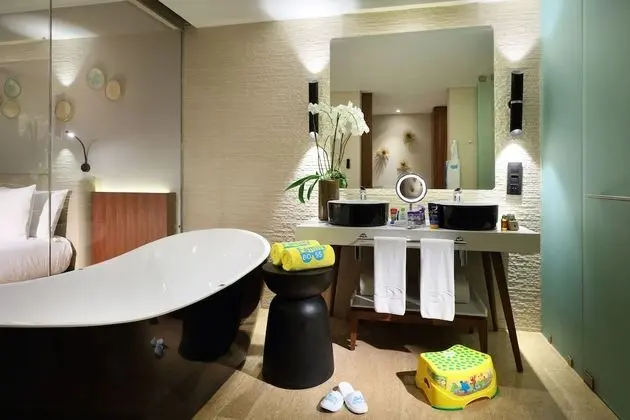 Family Selection Junior Suite Beachside Ocean View - 2 KIDS FREE