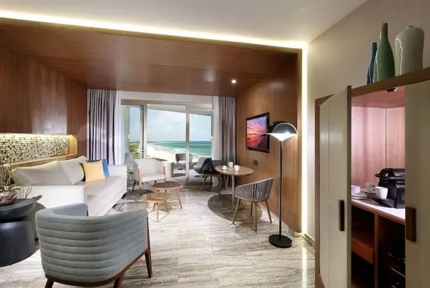 Family Selection Junior Suite Beachside Panoramic Ocean View - 2 KIDS FREE
