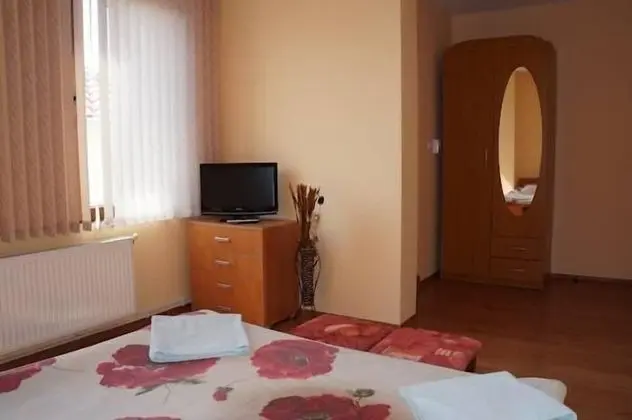 Classic Üç Kişilik Oda