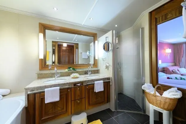 Royal Tek Büyük Yataklı Oda (Haus Landhaus)