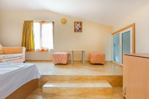 Comfort Apart Daire, 1 Büyük (Queen) Boy Yatak ve Çekyat (XZ)