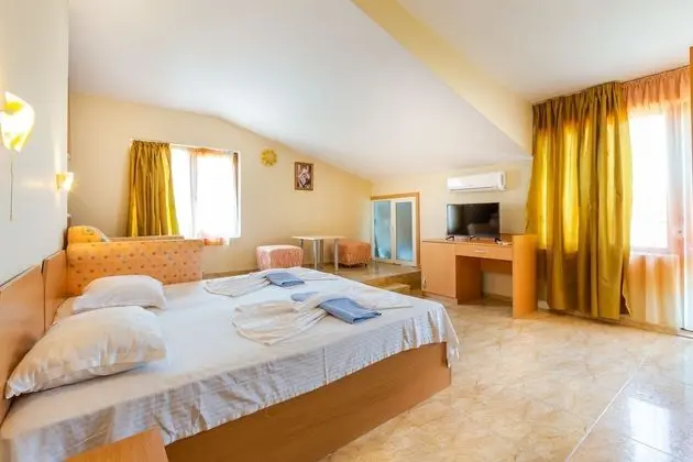 Comfort Apart Daire, 1 Büyük (Queen) Boy Yatak ve Çekyat (XZ)