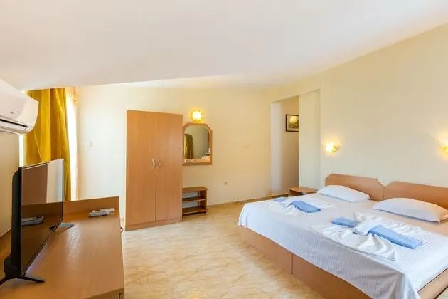 Comfort Apart Daire, 1 Büyük (Queen) Boy Yatak ve Çekyat (XZ)