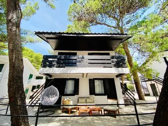 Standard Süit, Balkon, Avlu Manzaralı