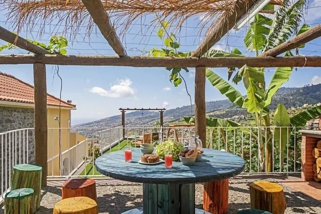 Basic Kır Evi, Birden Çok Yatak, Deniz Manzaralı