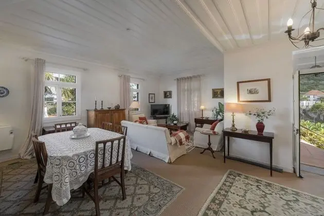Basic Kır Evi, Birden Çok Yatak, Deniz Manzaralı