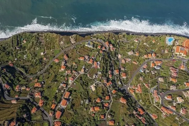 Basic Kır Evi, Birden Çok Yatak, Deniz Manzaralı