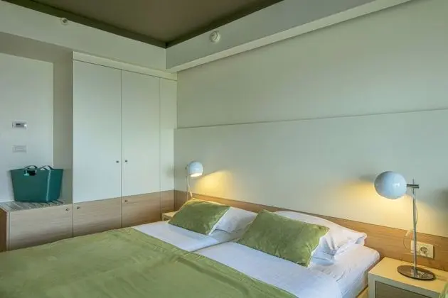 Standard room, park side, balcony