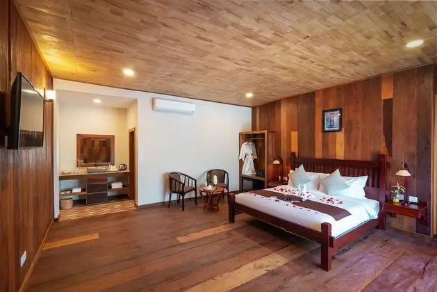 Family Üç Kişilik Oda, Balkon, Havuz Manzaralı