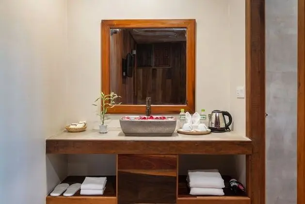 Family Üç Kişilik Oda, Balkon, Havuz Manzaralı