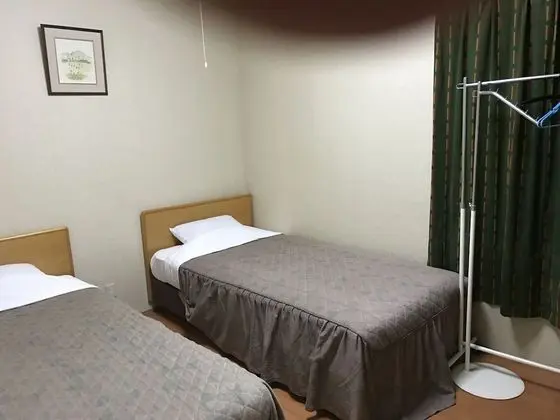 İki Ayrı Yataklı Oda, Sigara İçilmez, Ortak Banyo
