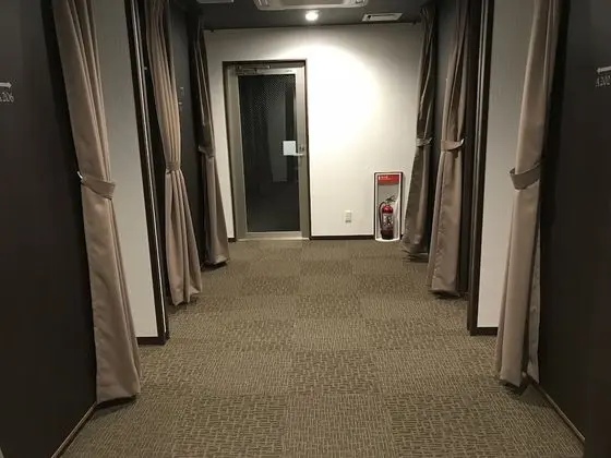Ortak Ranzalı Oda, Ortak Banyo (Mix Capsule Room Upper Row)