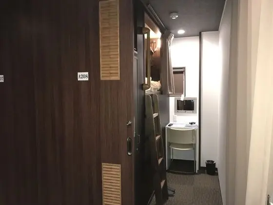 Ortak Ranzalı Oda, Ortak Banyo (Mix Capsule Room Upper Row)