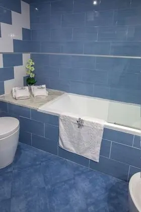 Tek Büyük veya İki Ayrı Yataklı Oda, Özel Banyo (1st Floor)