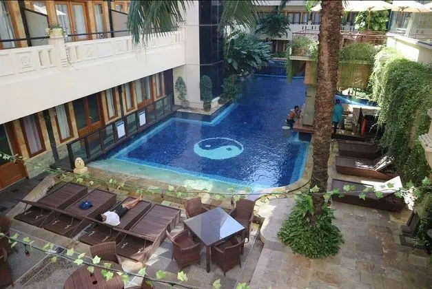Deluxe Oda (Pool Access)