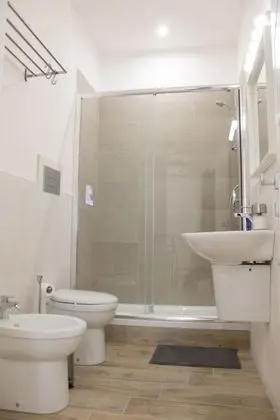 İki Ayrı Yataklı Oda, Banyolu/Duşlu