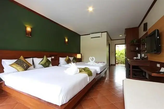 Deluxe Bungalov, Avlu
