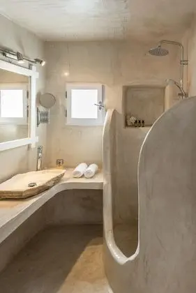 Cliff Nest Honeymoon Suite, Caldera View *access via numerous steps