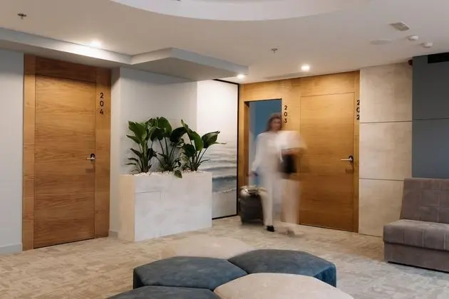 Deluxe Üç Kişilik Oda, Kısmi Deniz Manzaralı