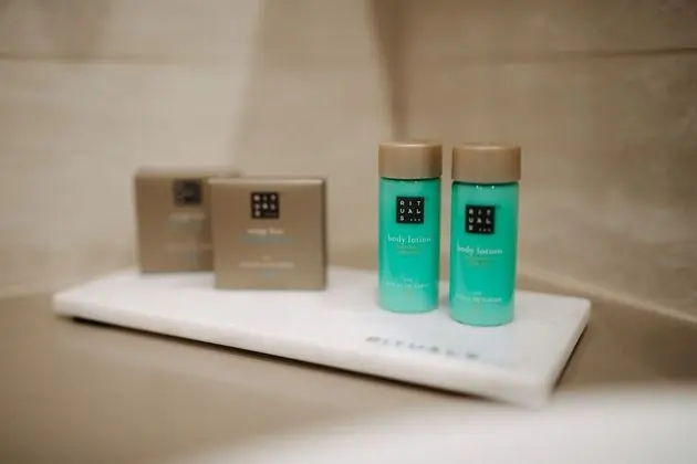 Deluxe Üç Kişilik Oda, Kısmi Deniz Manzaralı