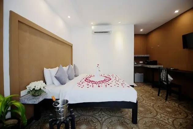 Deluxe Suite + Free pick up