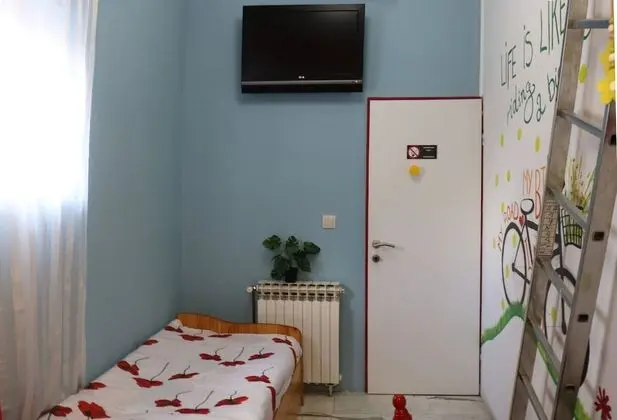 Poppy Room - one bedroom, Private bathroom
